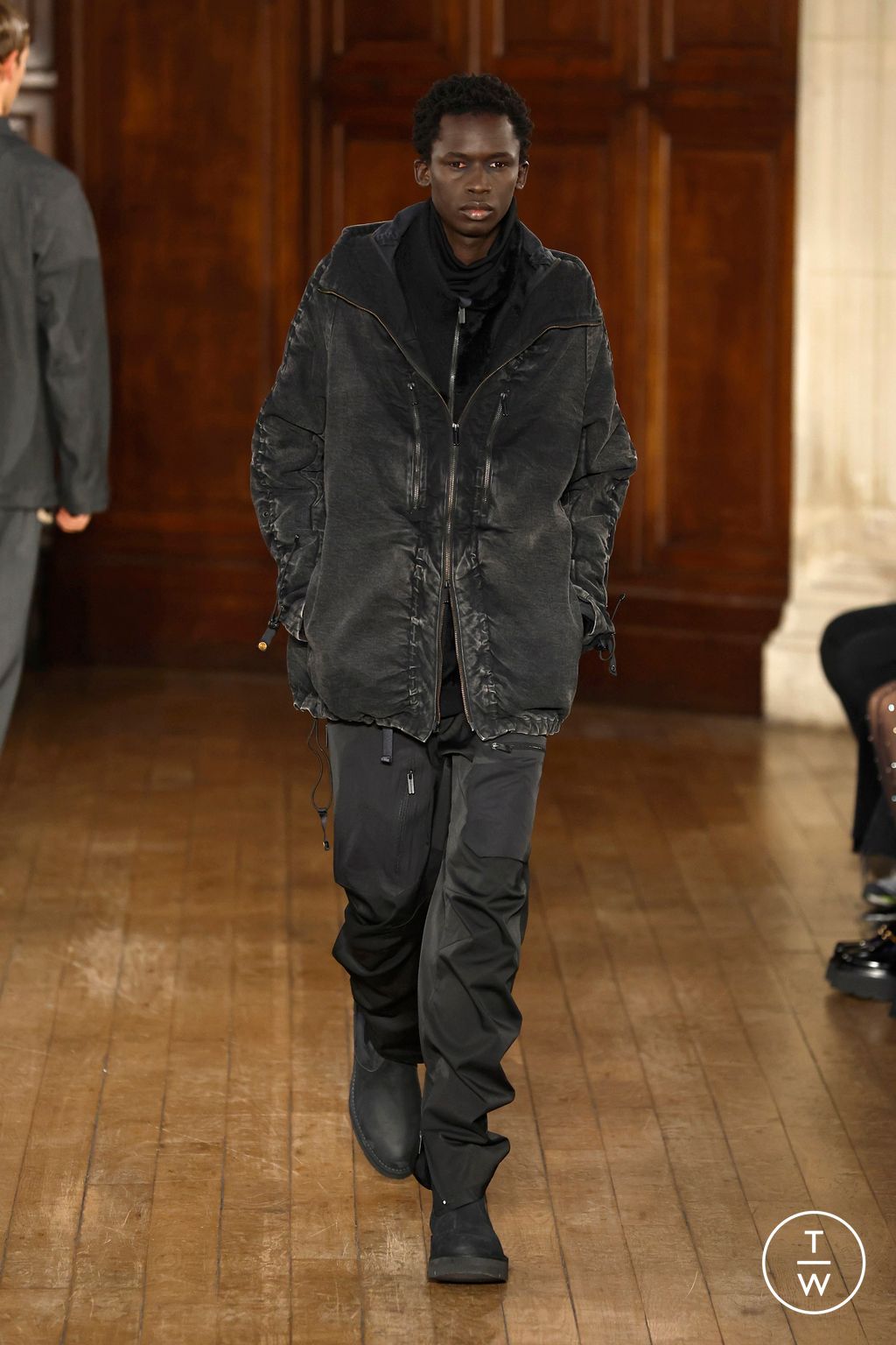 Fashion Week Paris Fall/Winter 2025 look 9 from the White Mountaineering collection menswear