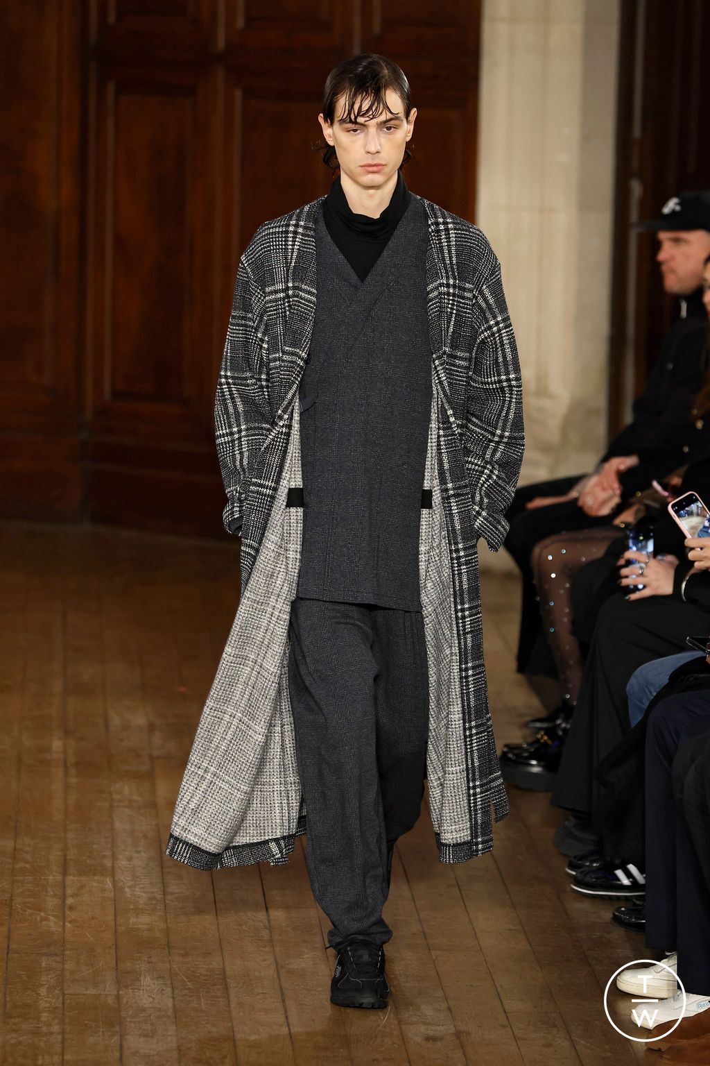 Fashion Week Paris Fall/Winter 2025 look 12 from the White Mountaineering collection menswear