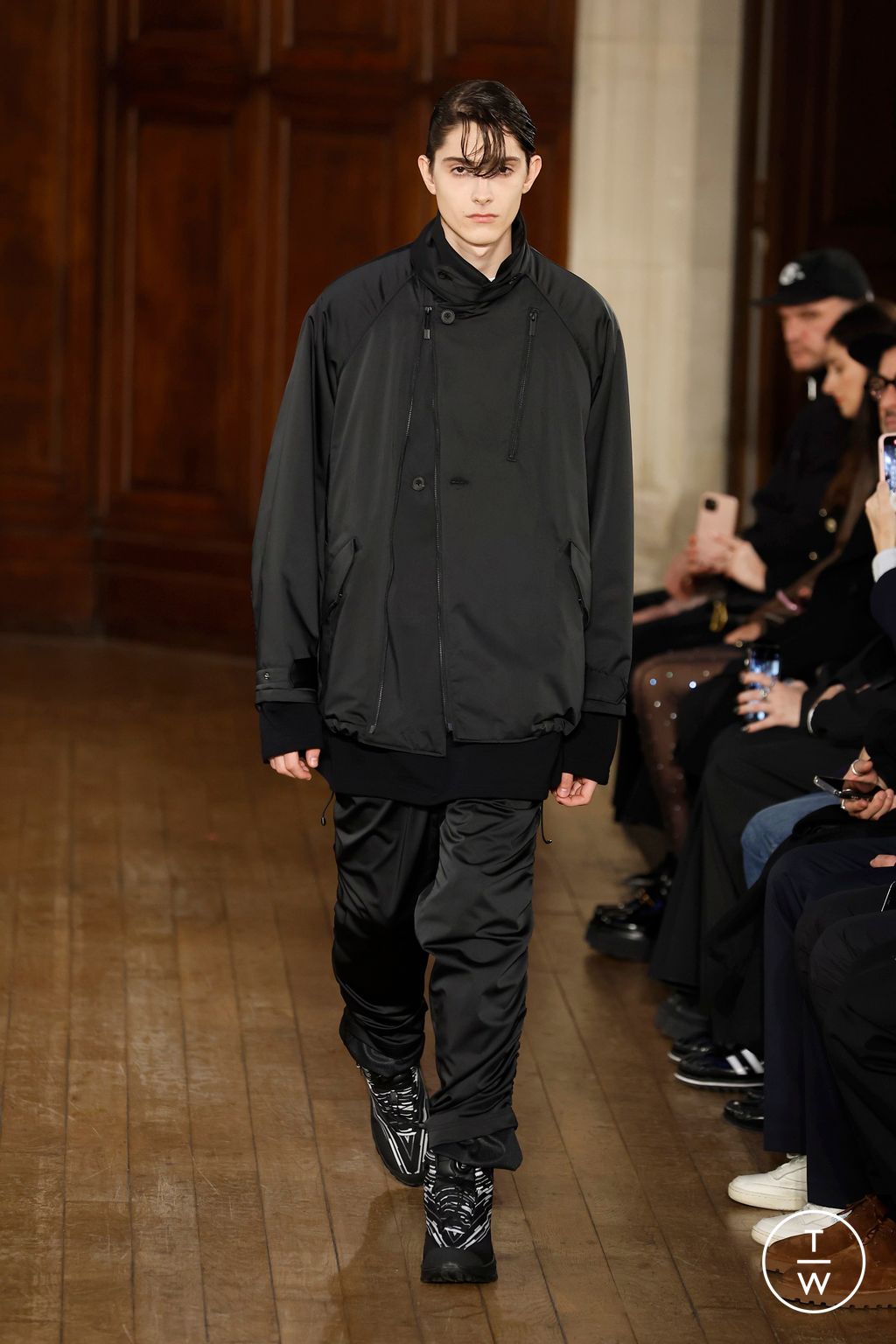 Fashion Week Paris Fall/Winter 2025 look 17 from the White Mountaineering collection menswear