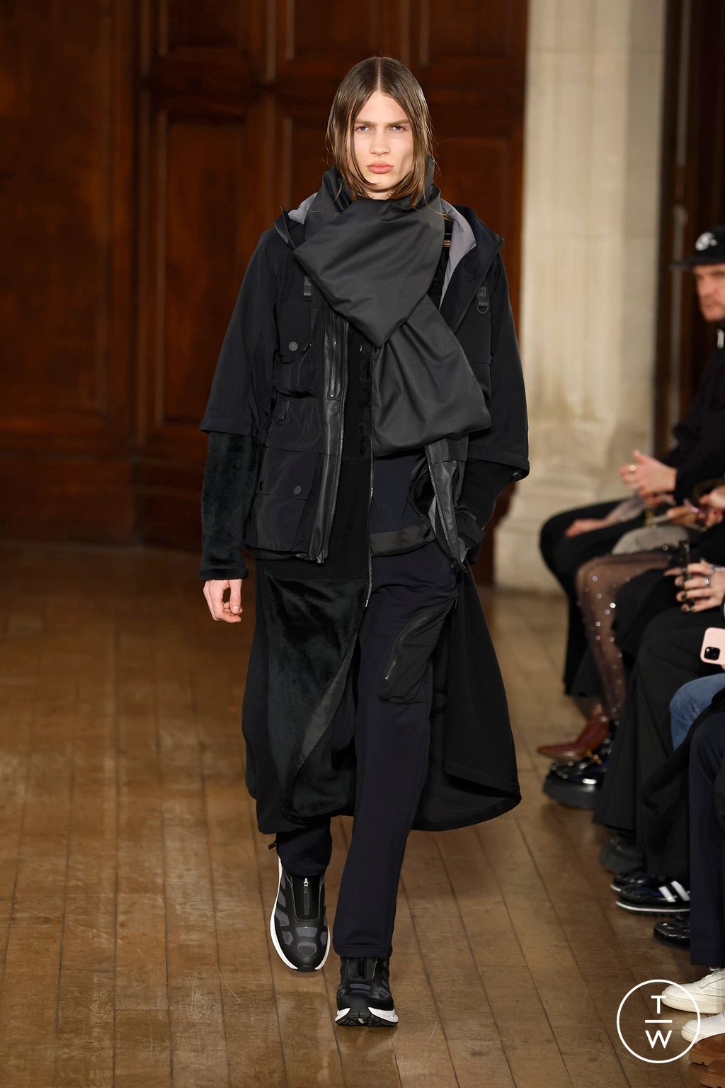 Fashion Week Paris Fall/Winter 2025 look 18 de la collection White Mountaineering menswear