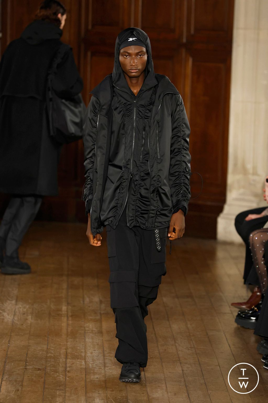 Fashion Week Paris Fall/Winter 2025 look 19 de la collection White Mountaineering menswear