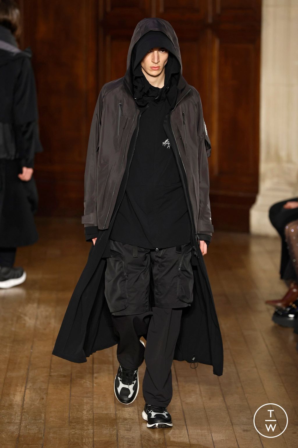 Fashion Week Paris Fall/Winter 2025 look 21 from the White Mountaineering collection menswear