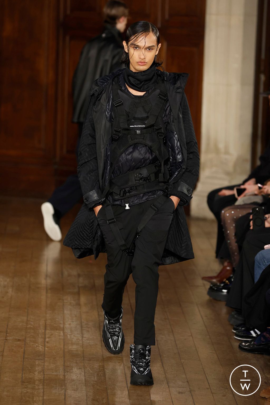 Fashion Week Paris Fall/Winter 2025 look 25 from the White Mountaineering collection menswear