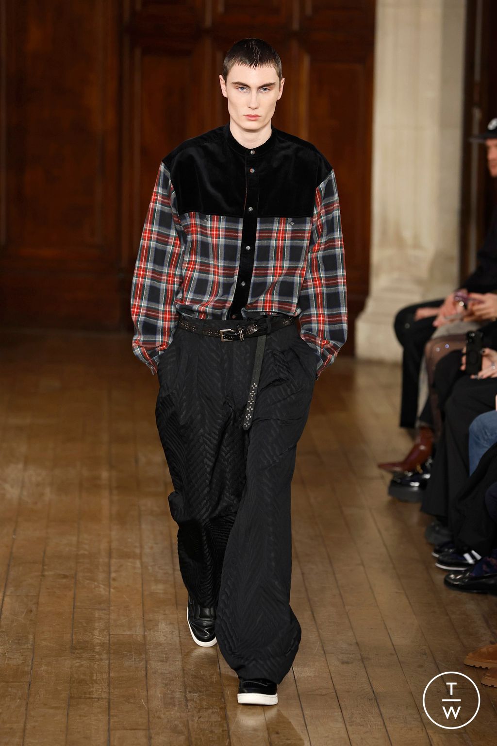 Fashion Week Paris Fall/Winter 2025 look 36 from the White Mountaineering collection menswear