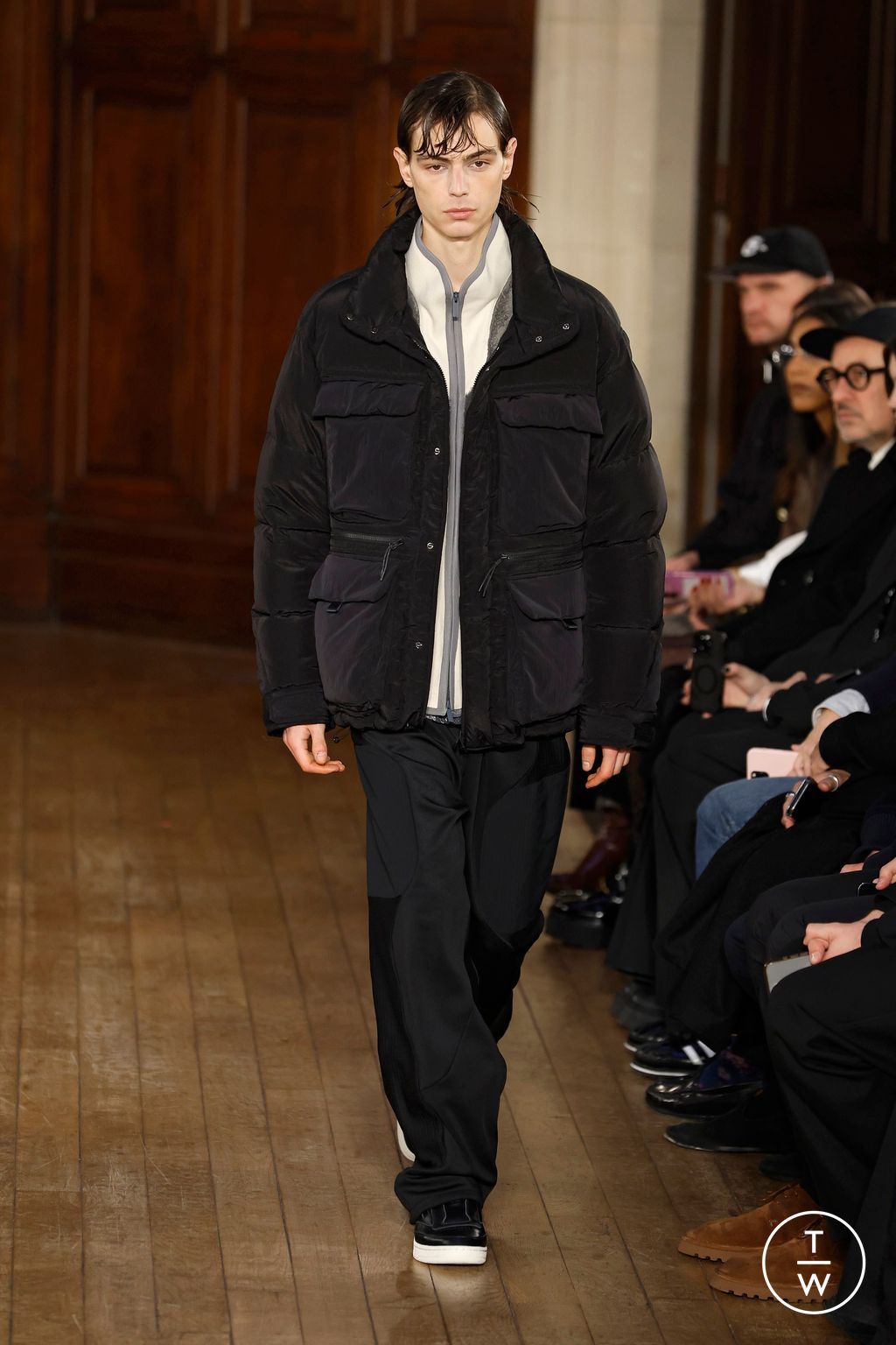 Fashion Week Paris Fall/Winter 2025 look 37 from the White Mountaineering collection menswear