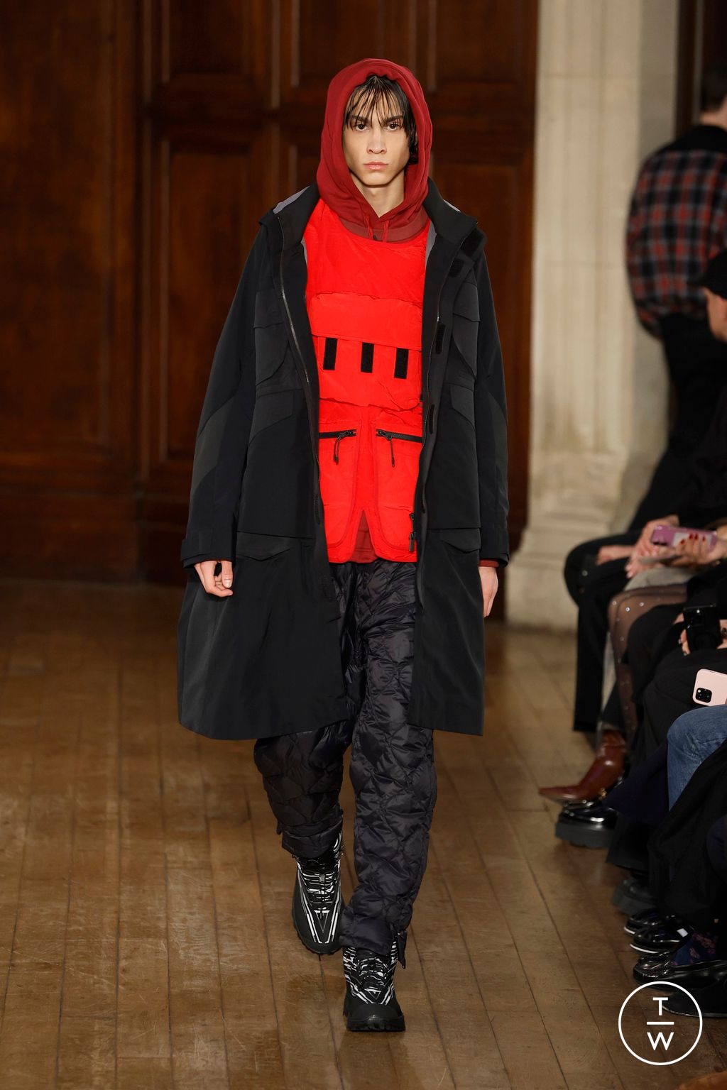 Fashion Week Paris Fall/Winter 2025 look 39 from the White Mountaineering collection menswear