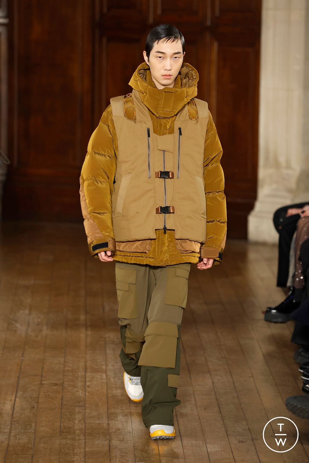 Fashion Week Paris Fall/Winter 2025 look 45 from the White Mountaineering collection 男装