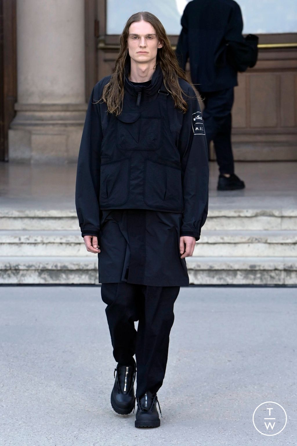 Fashion Week Paris Spring/Summer 2024 look 9 from the White Mountaineering collection menswear