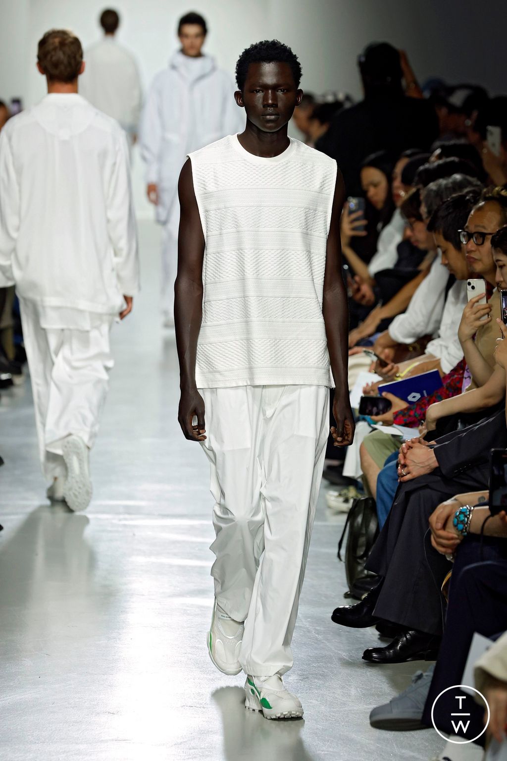 Fashion Week Paris Spring/Summer 2025 look 3 from the White Mountaineering collection 男装