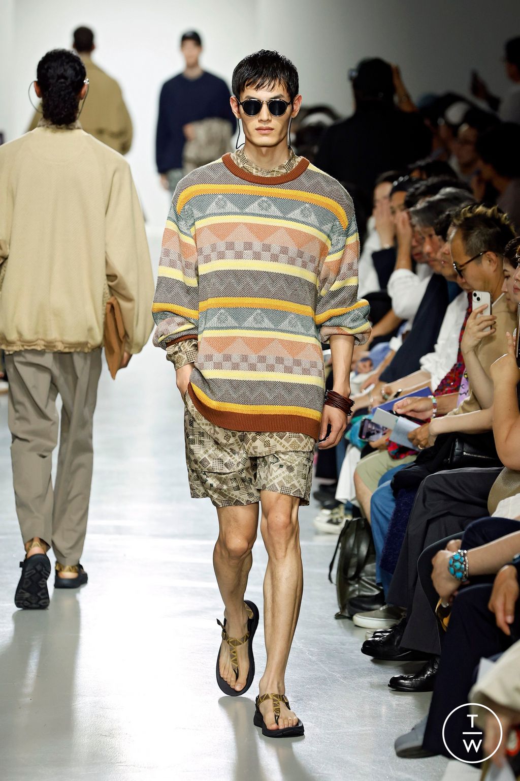 Fashion Week Paris Spring/Summer 2025 look 15 from the White Mountaineering collection menswear