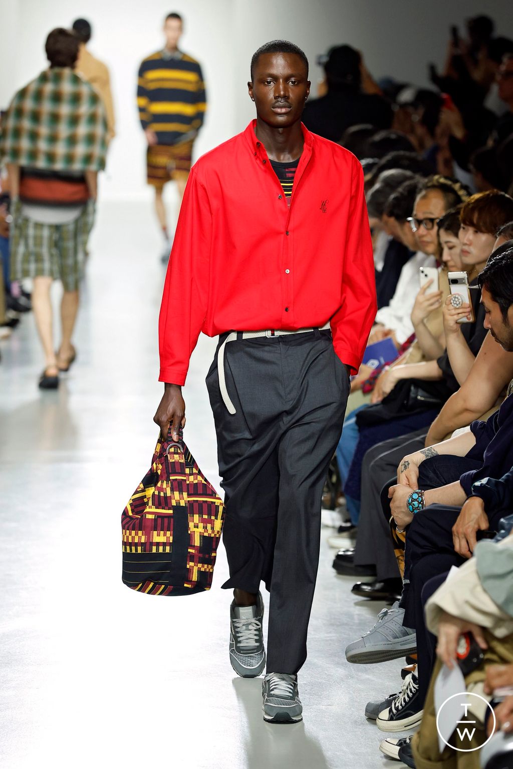 Fashion Week Paris Spring/Summer 2025 look 35 from the White Mountaineering collection menswear