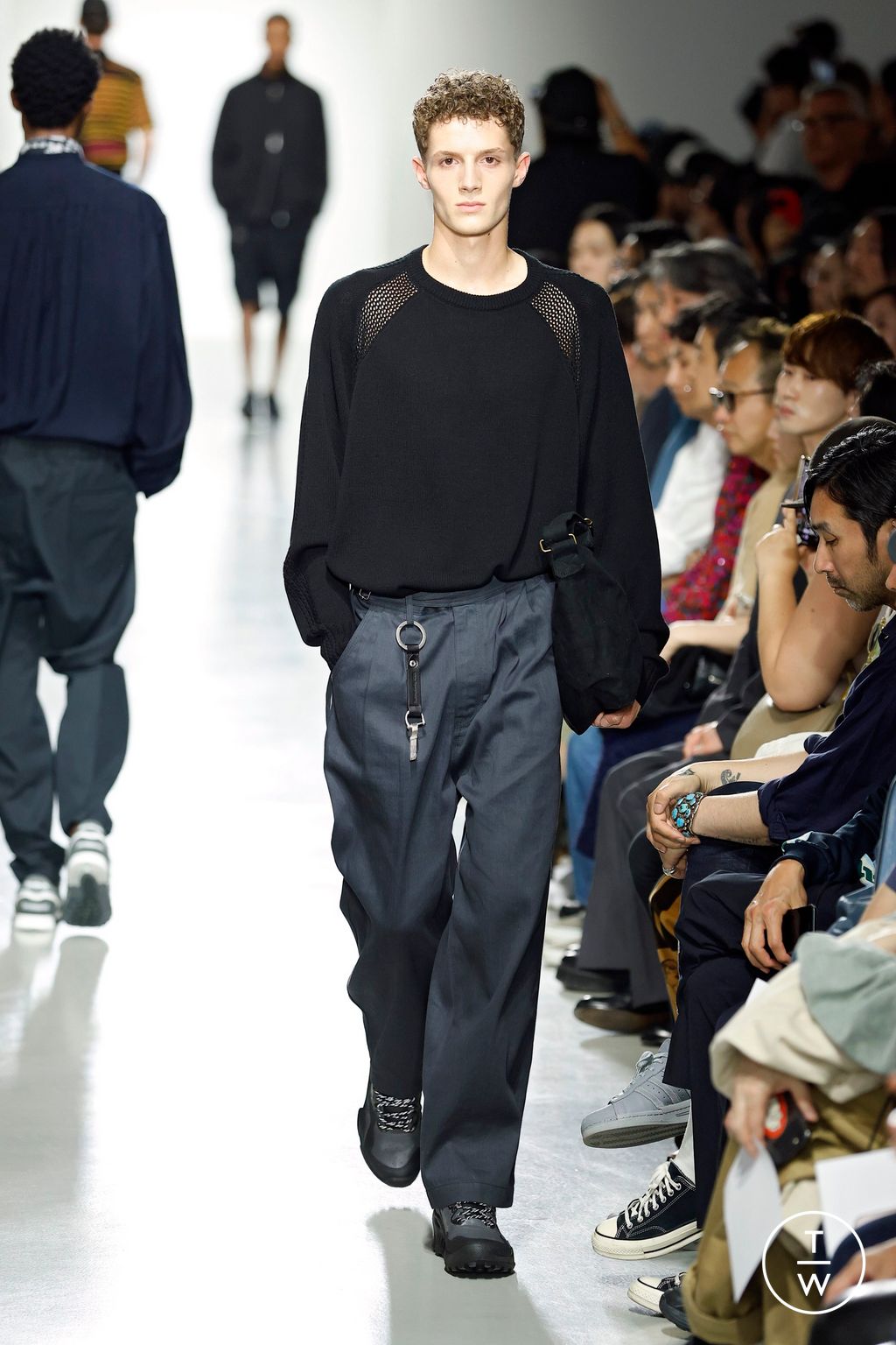Fashion Week Paris Spring/Summer 2025 look 39 from the White Mountaineering collection menswear