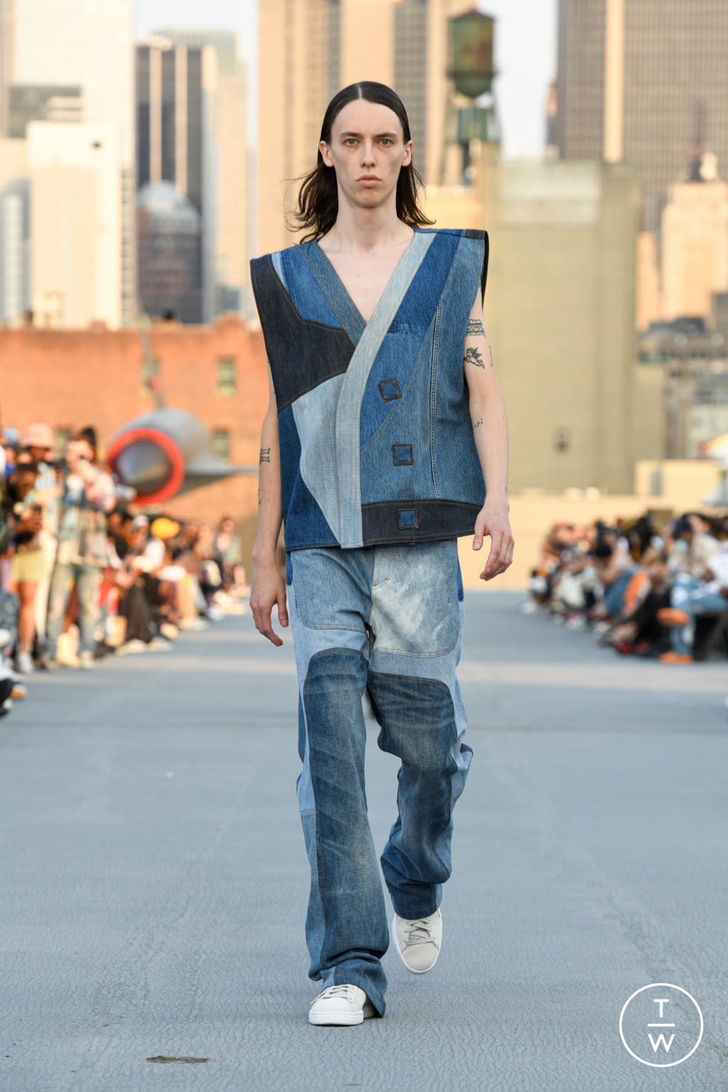 Fashion Week New York Spring/Summer 2022 look 12 de la collection Who Decides War menswear