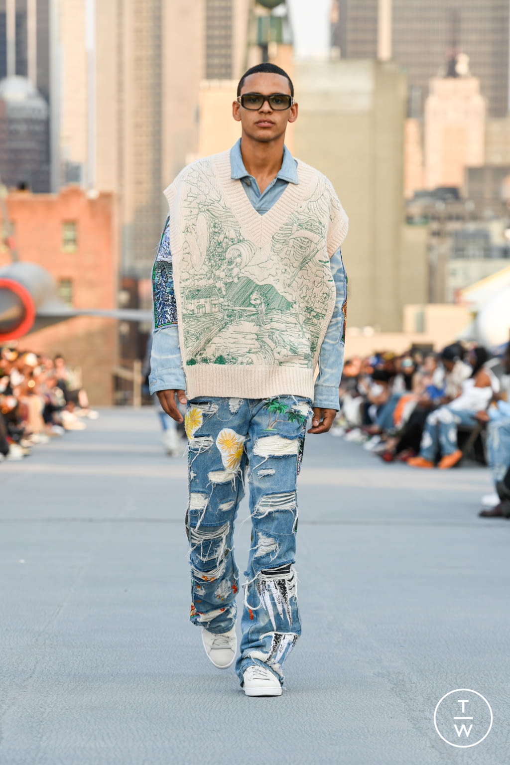 Fashion Week New York Spring/Summer 2022 look 22 from the Who Decides War collection menswear
