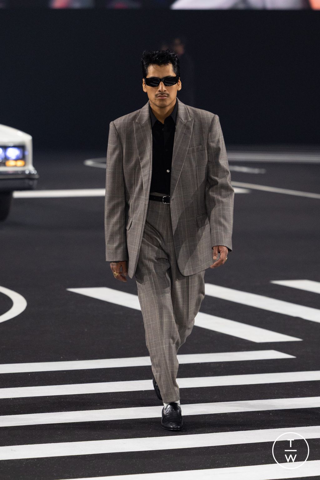Fashion Week Paris Fall/Winter 2026 look 2 de la collection Willy Chavarria menswear