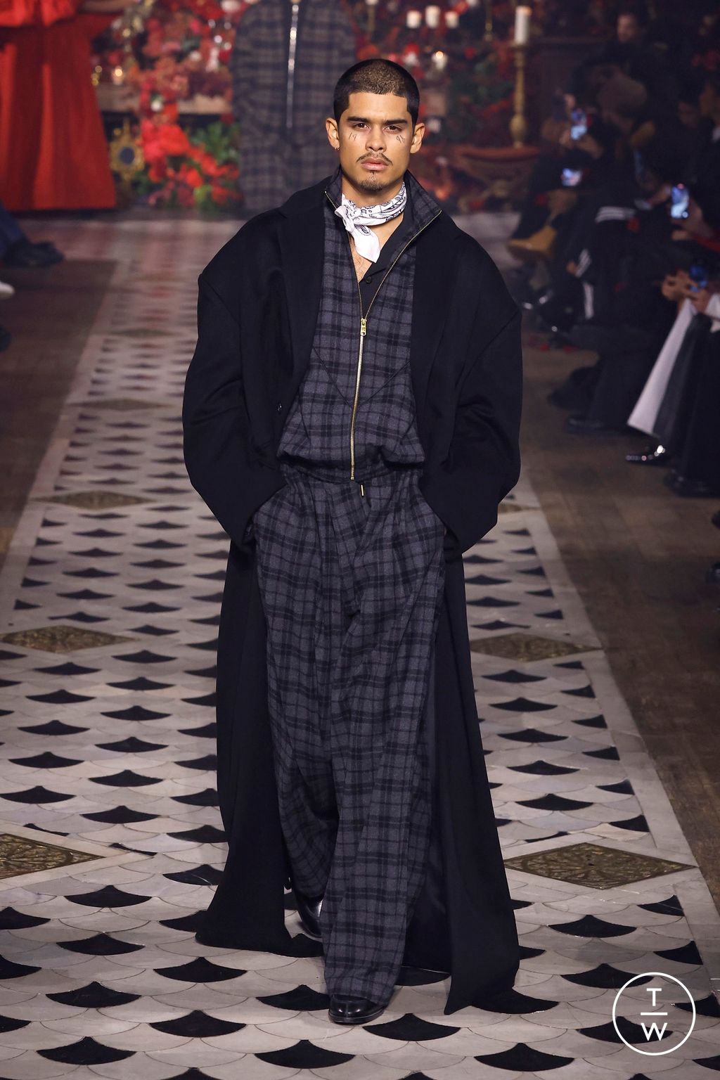 Fashion Week Paris Fall/Winter 2025 look 11 from the Willy Chavarria collection 男装
