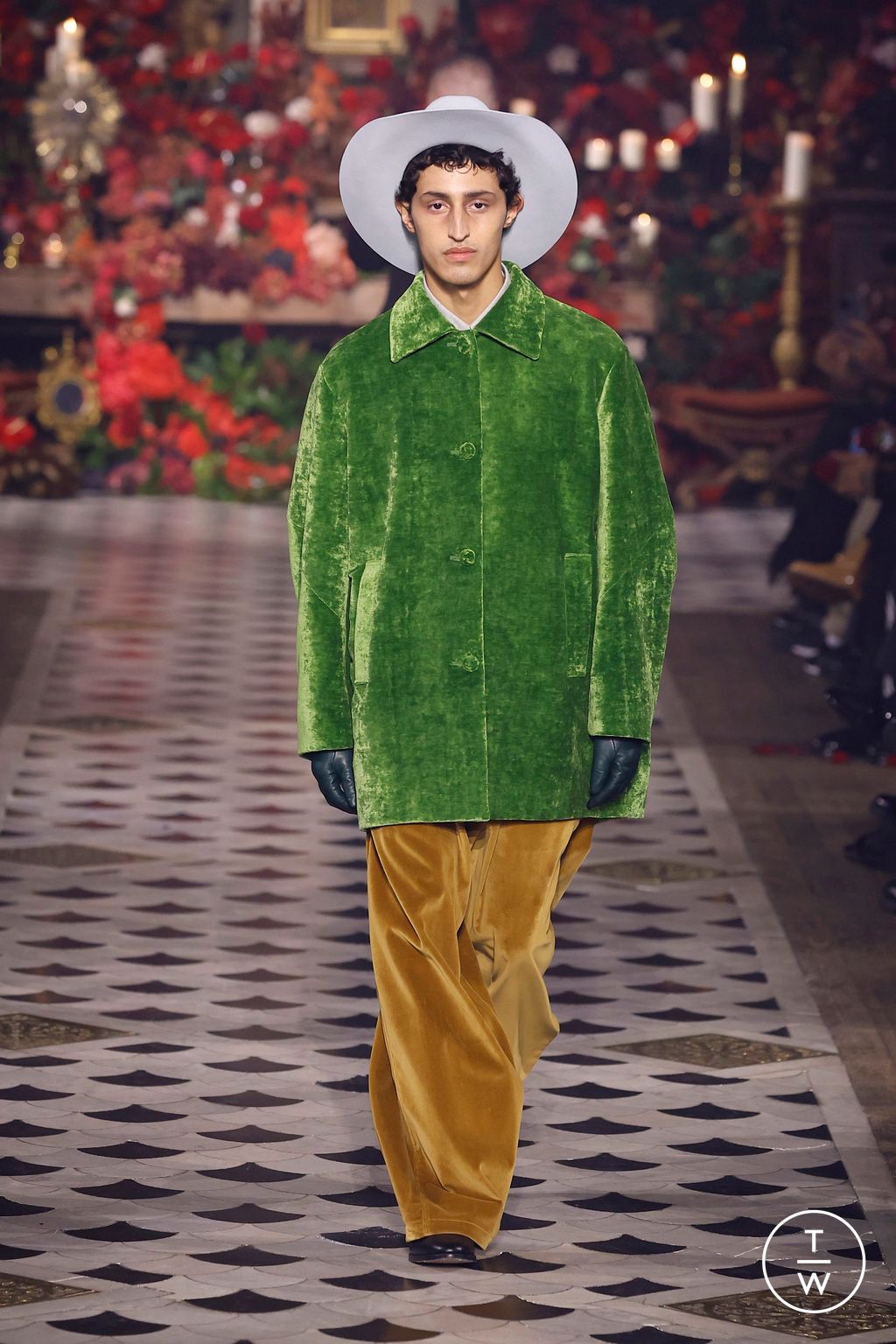 Fashion Week Paris Fall/Winter 2025 look 44 from the Willy Chavarria collection 男装