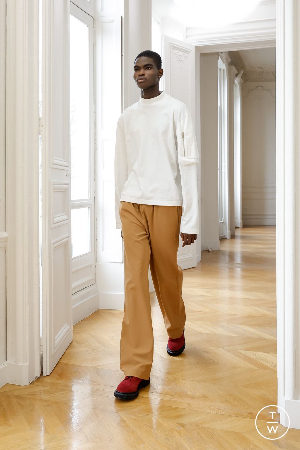Fashion Week Paris Fall/Winter 2023 look 10 from the Winnie collection menswear