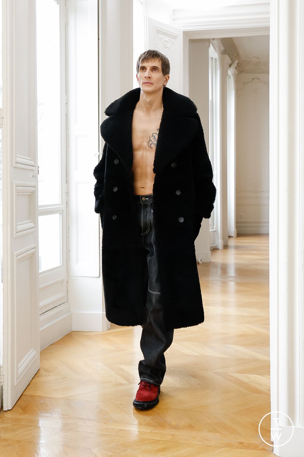Fashion Week Paris Fall/Winter 2023 look 11 from the Winnie collection menswear