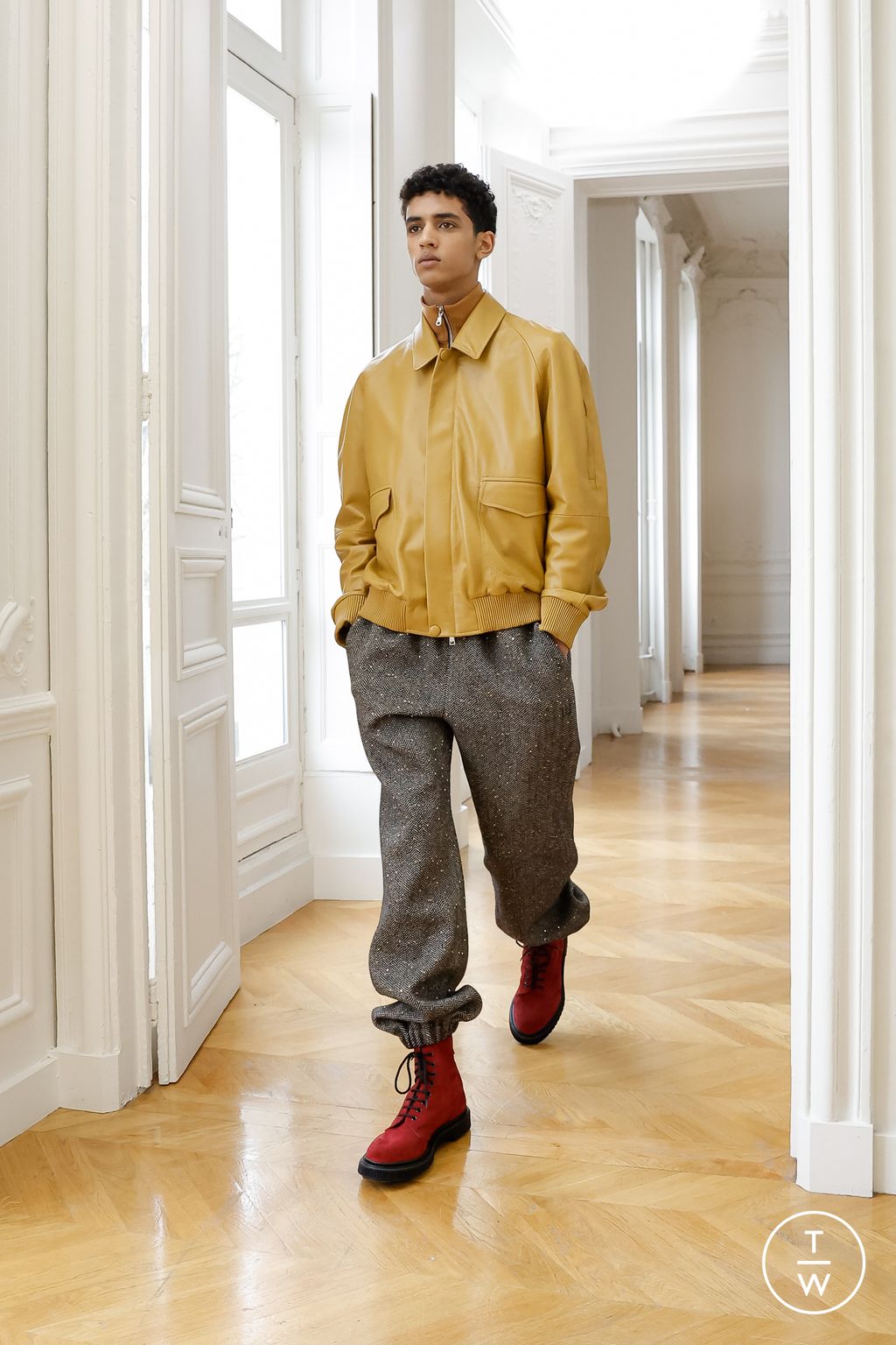 Fashion Week Paris Fall/Winter 2023 look 17 from the Winnie collection menswear