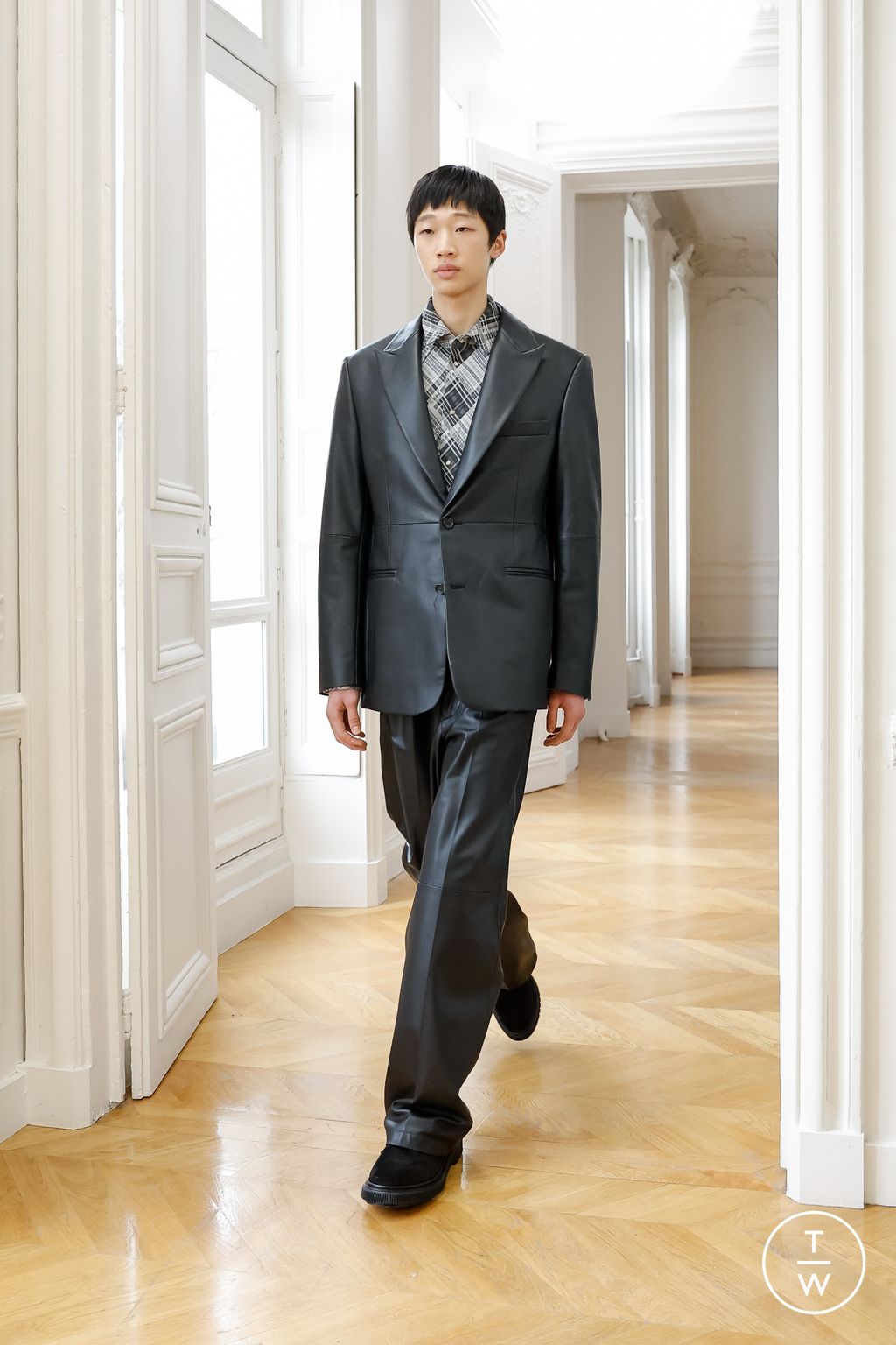 Fashion Week Paris Fall/Winter 2023 look 24 from the Winnie collection menswear