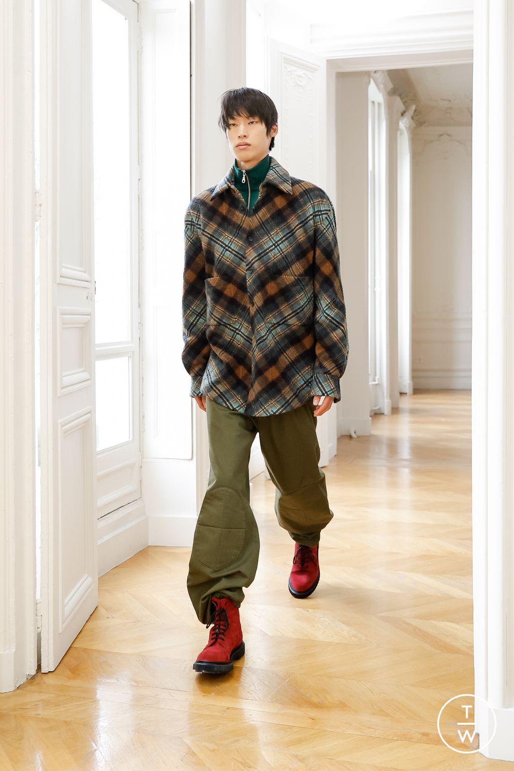 Fashion Week Paris Fall/Winter 2023 look 26 de la collection Winnie menswear