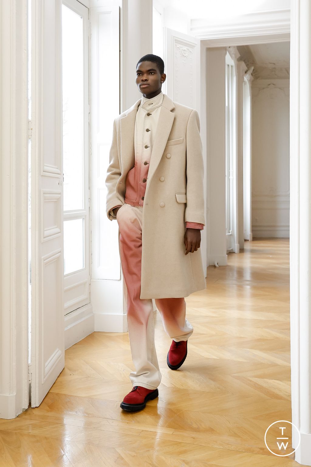 Fashion Week Paris Fall/Winter 2023 look 28 from the Winnie collection menswear
