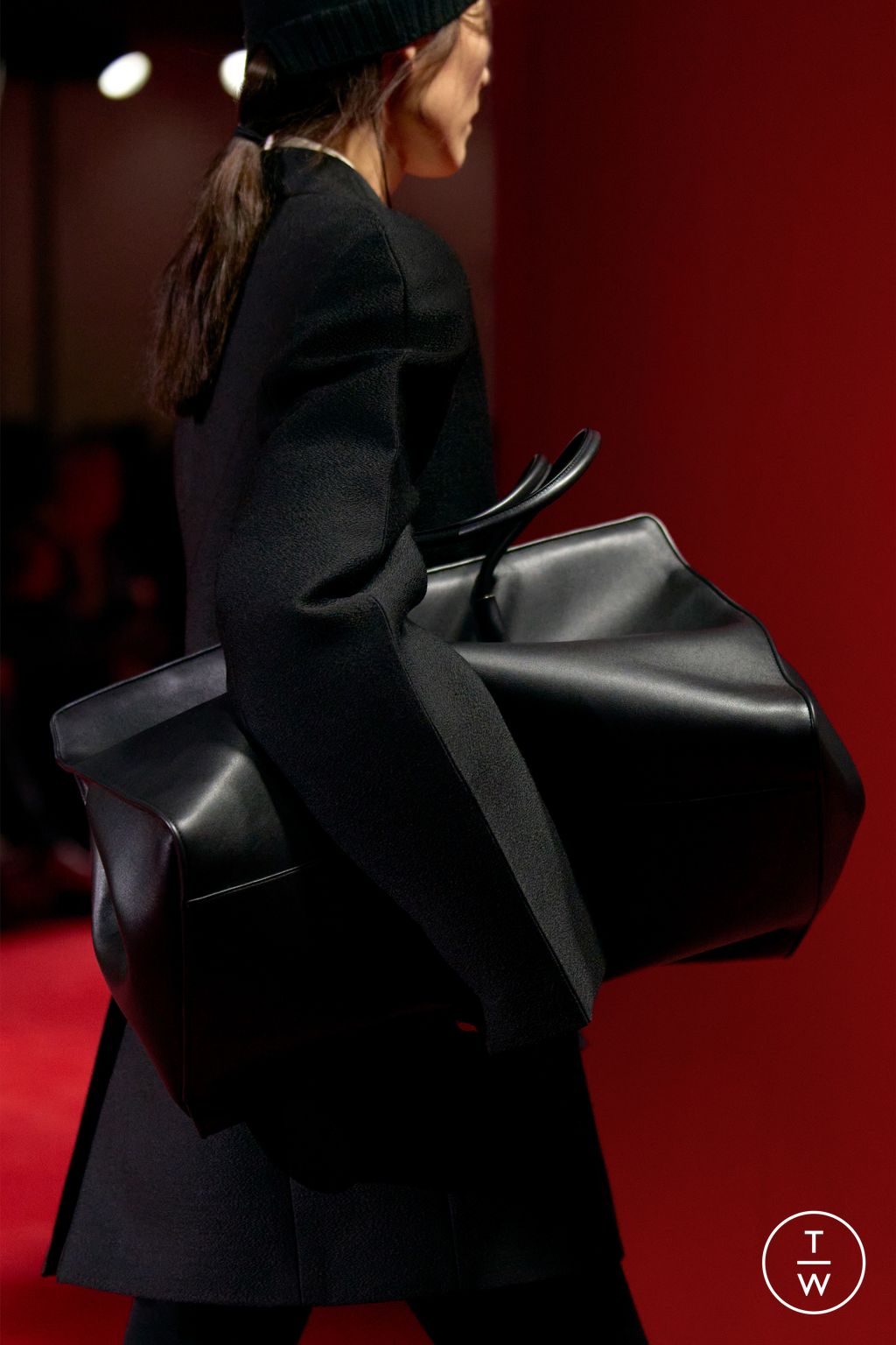 Fashion Week Milan Fall/Winter 2026 look 14 from the Bottega Veneta collection womenswear accessories