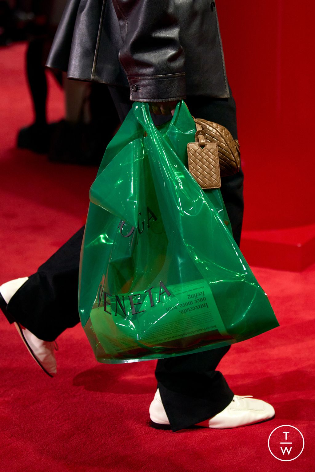 Fashion Week Milan Fall/Winter 2026 look 19 from the Bottega Veneta collection 女装配饰