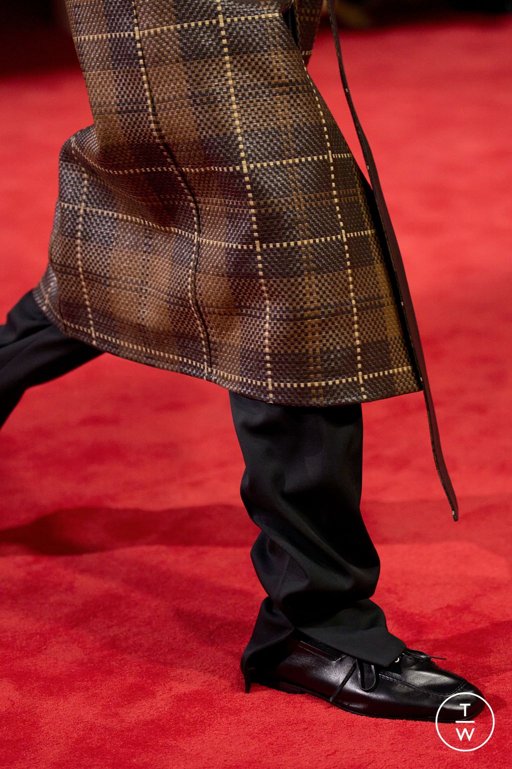 Fashion Week Milan Fall/Winter 2026 look 23 from the Bottega Veneta collection 女装配饰