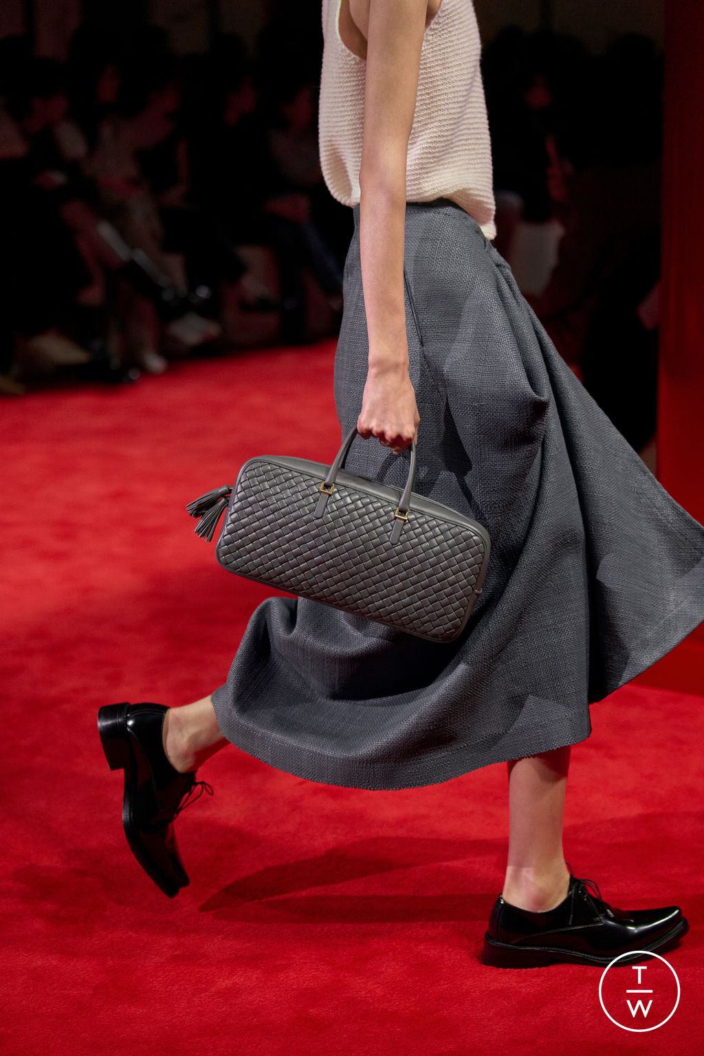 Fashion Week Milan Fall/Winter 2026 look 33 from the Bottega Veneta collection womenswear accessories