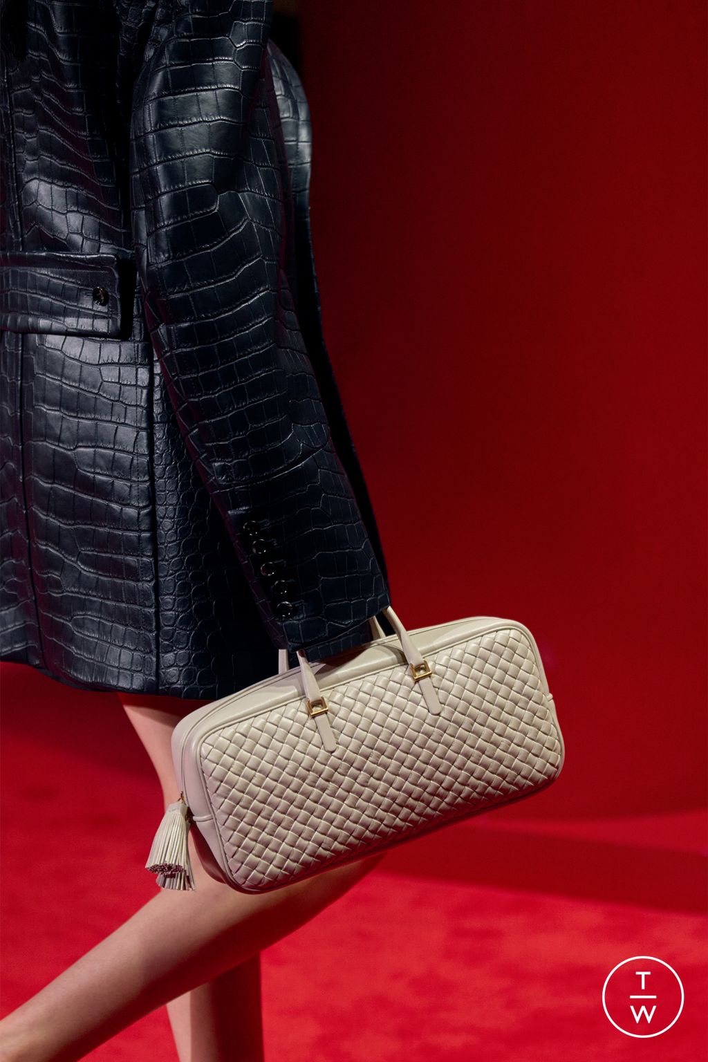 Fashion Week Milan Fall/Winter 2026 look 39 from the Bottega Veneta collection 女装配饰