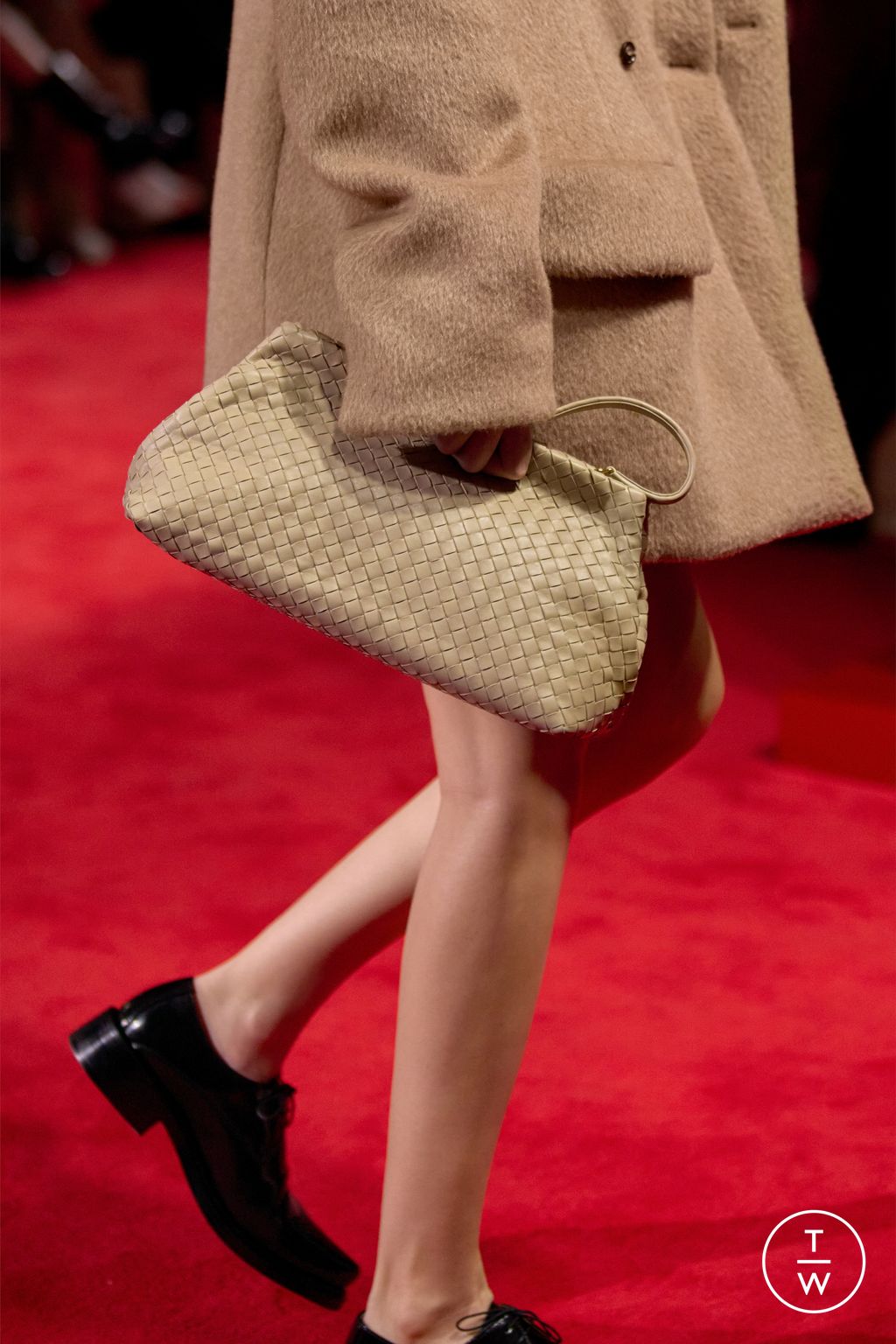 Fashion Week Milan Fall/Winter 2026 look 41 from the Bottega Veneta collection womenswear accessories