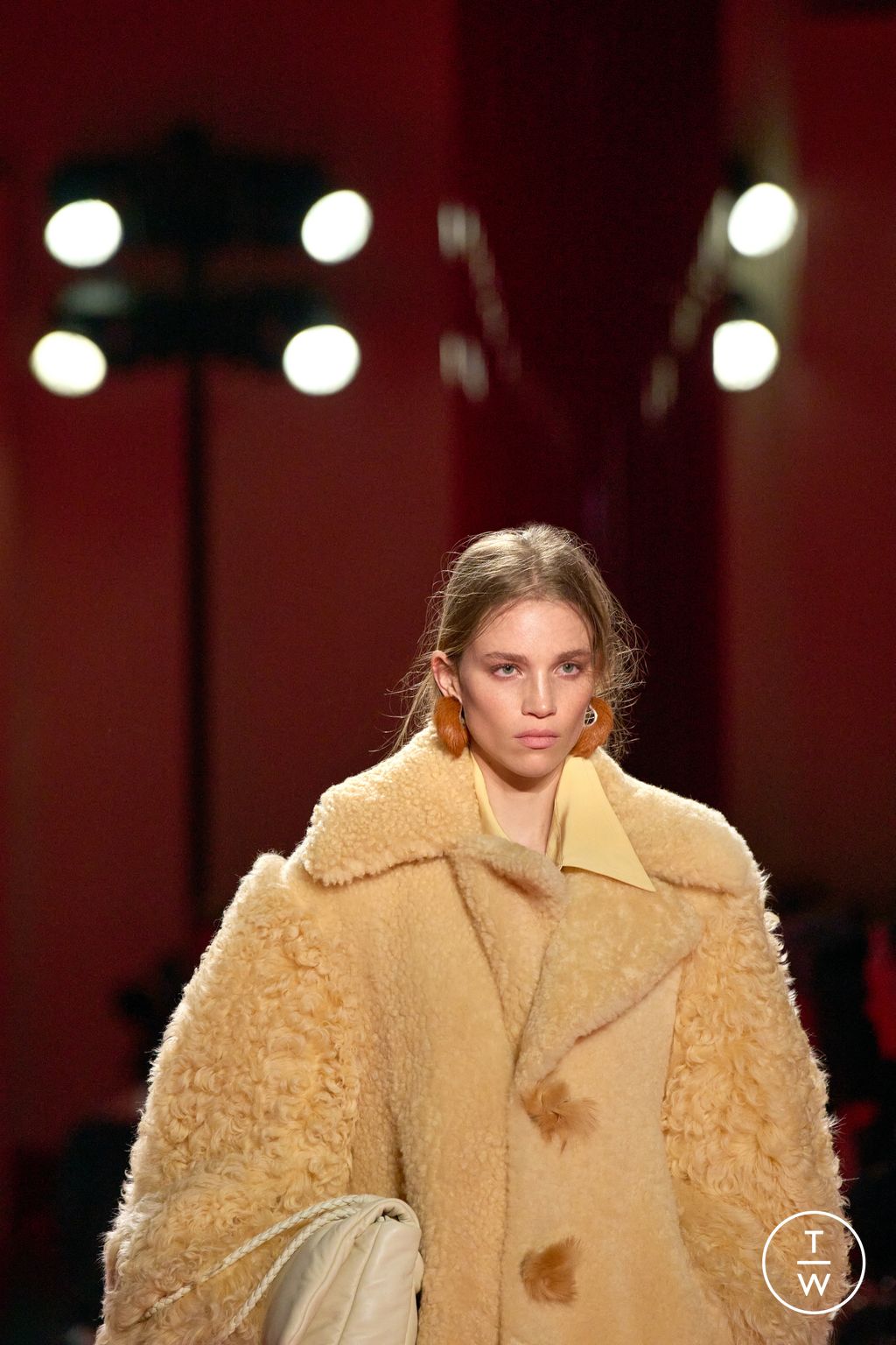 Fashion Week Milan Fall/Winter 2026 look 76 from the Bottega Veneta collection womenswear accessories