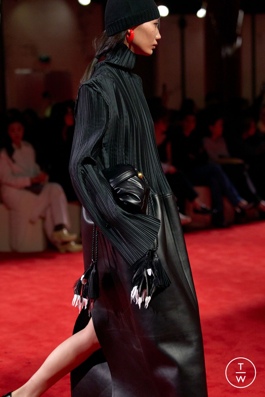 Fashion Week Milan Fall/Winter 2026 look 90 from the Bottega Veneta collection womenswear accessories