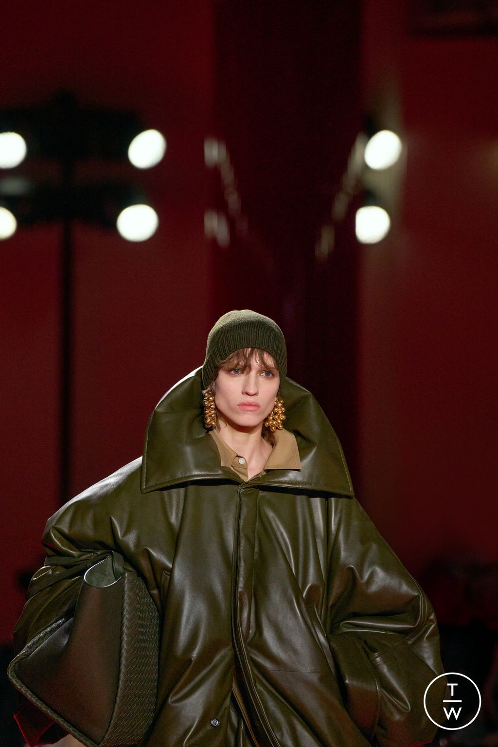 Fashion Week Milan Fall/Winter 2026 look 94 from the Bottega Veneta collection 女装配饰