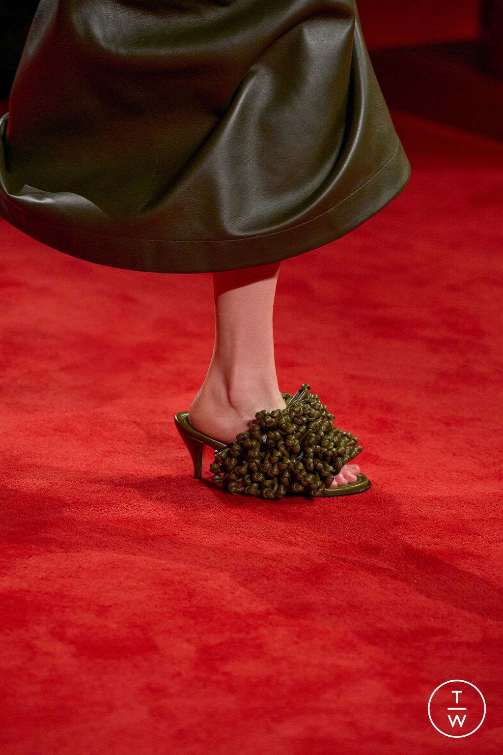 Fashion Week Milan Fall/Winter 2026 look 95 from the Bottega Veneta collection womenswear accessories