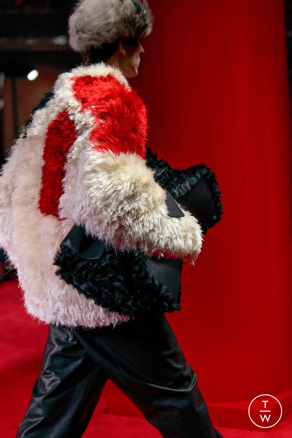 Fashion Week Milan Fall/Winter 2026 look 98 from the Bottega Veneta collection womenswear accessories