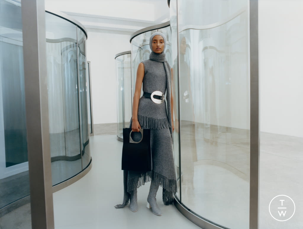 Fashion Week Paris Pre-Fall 2020 look 1 from the Rabanne collection womenswear
