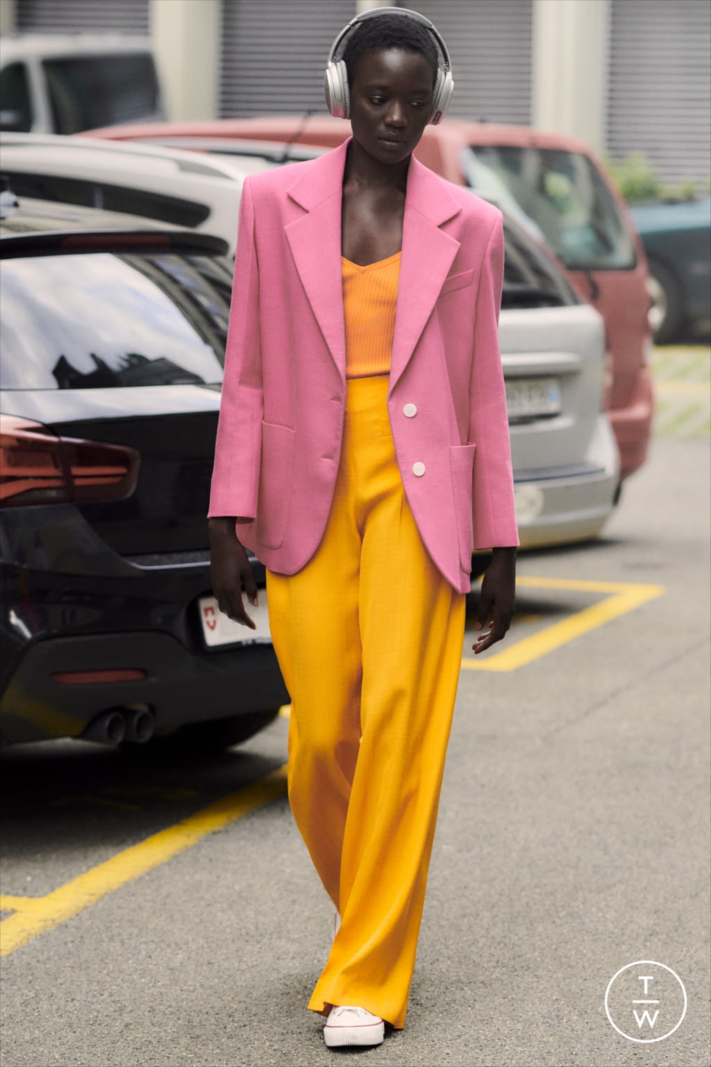 Fashion Week Paris Spring/Summer 2022 look 2 from the Sandro collection 女装