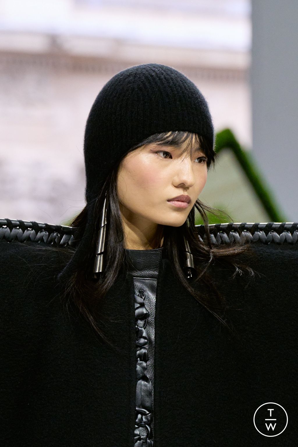 Fashion Week Paris Fall/Winter 2026 look 1 from the Louis Vuitton collection womenswear accessories