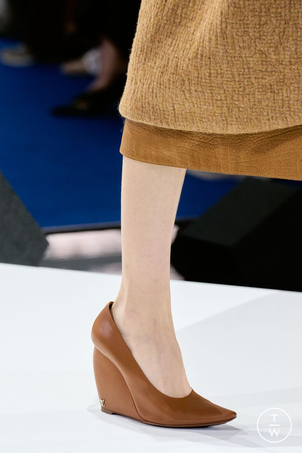 Fashion Week Paris Fall/Winter 2026 look 4 de la collection Louis Vuitton womenswear accessories