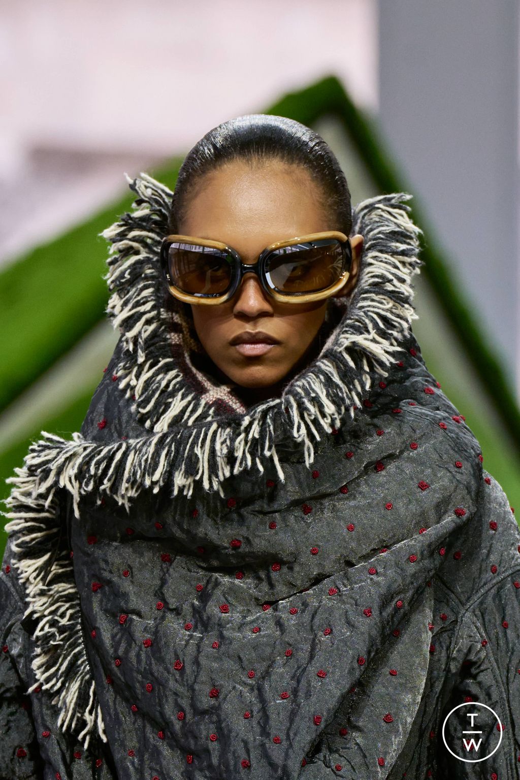 Fashion Week Paris Fall/Winter 2026 look 19 from the Louis Vuitton collection 女装配饰