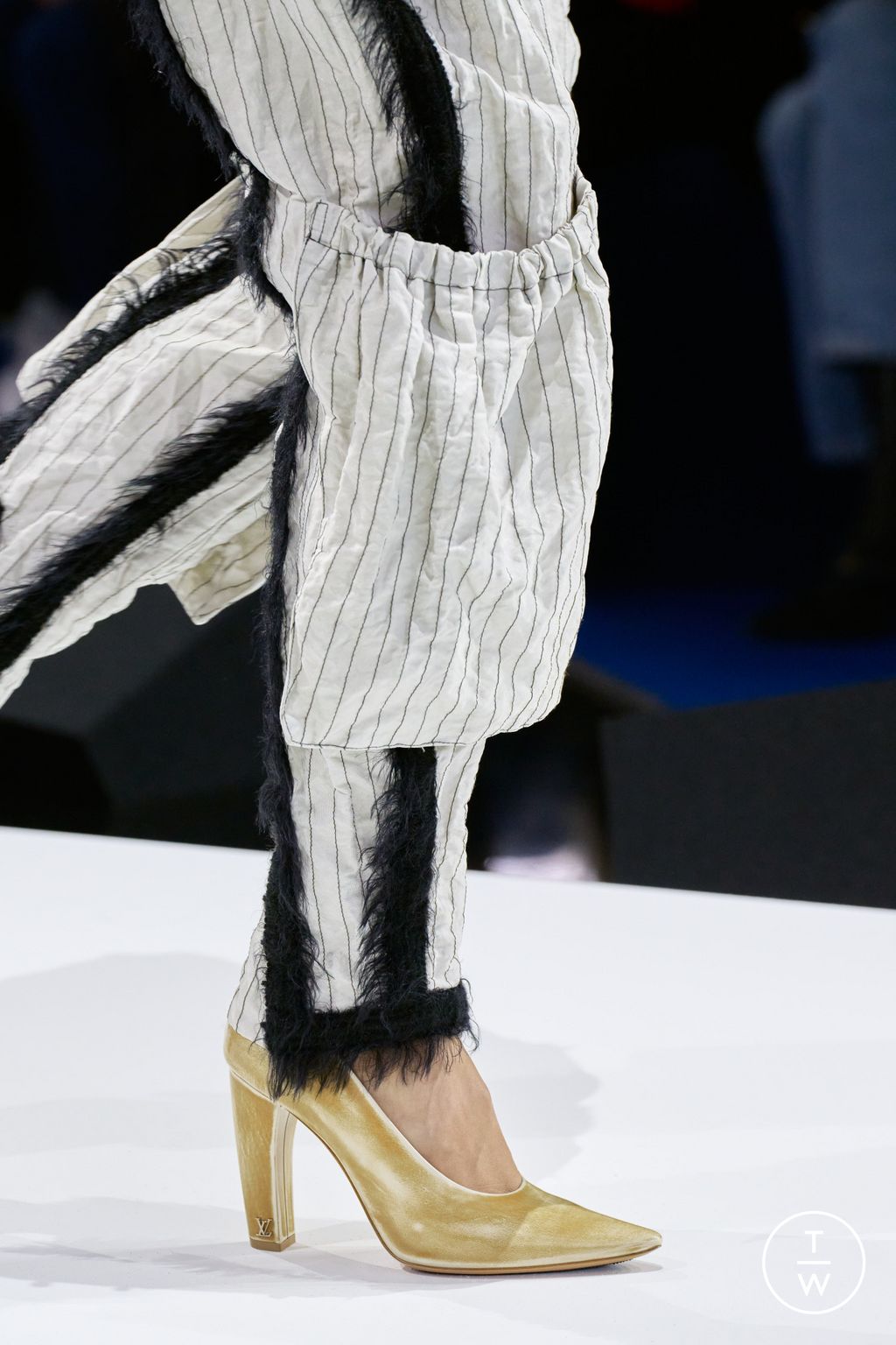 Fashion Week Paris Fall/Winter 2026 look 22 from the Louis Vuitton collection 女装配饰