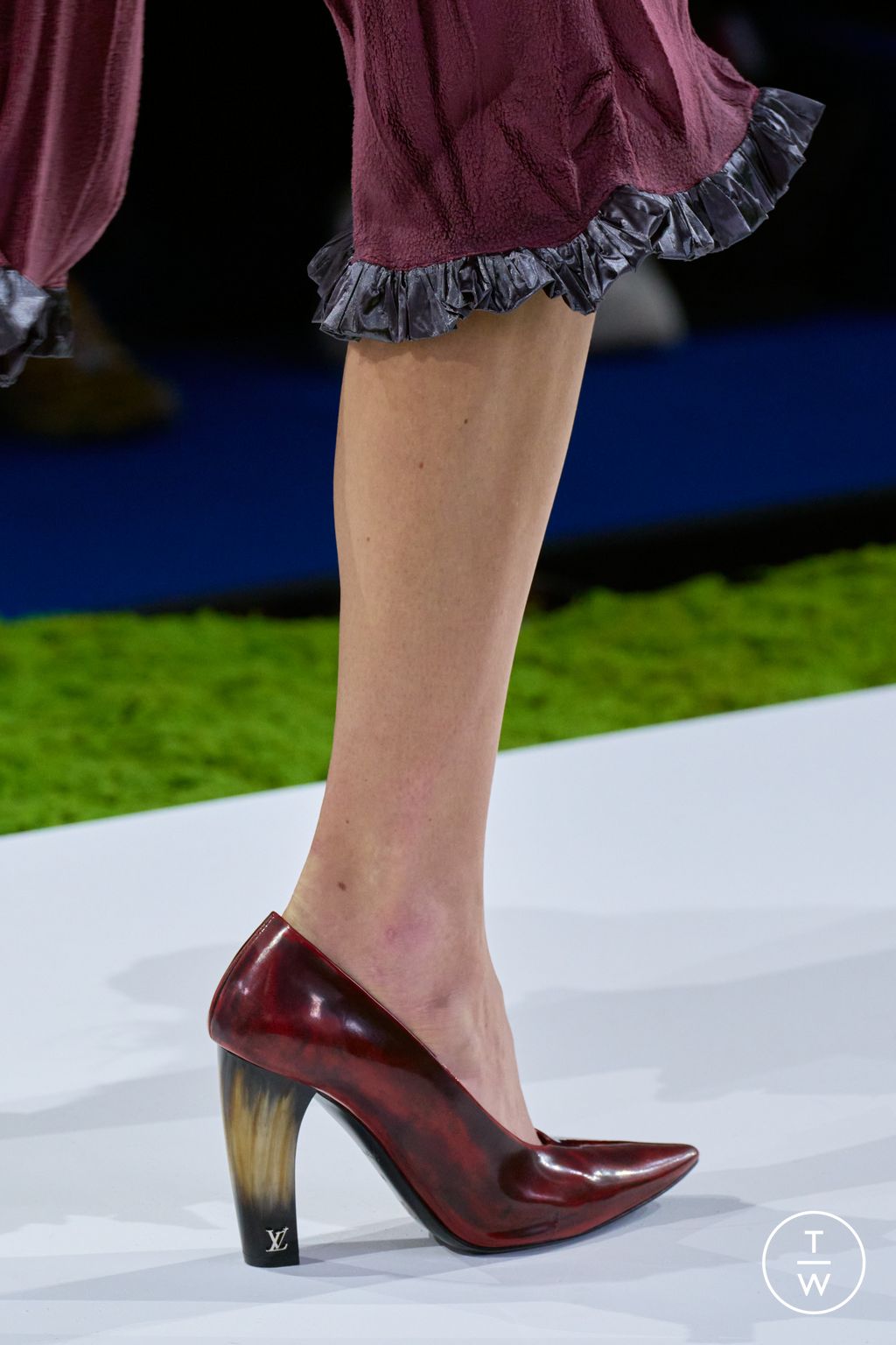 Fashion Week Paris Fall/Winter 2026 look 29 from the Louis Vuitton collection 女装配饰