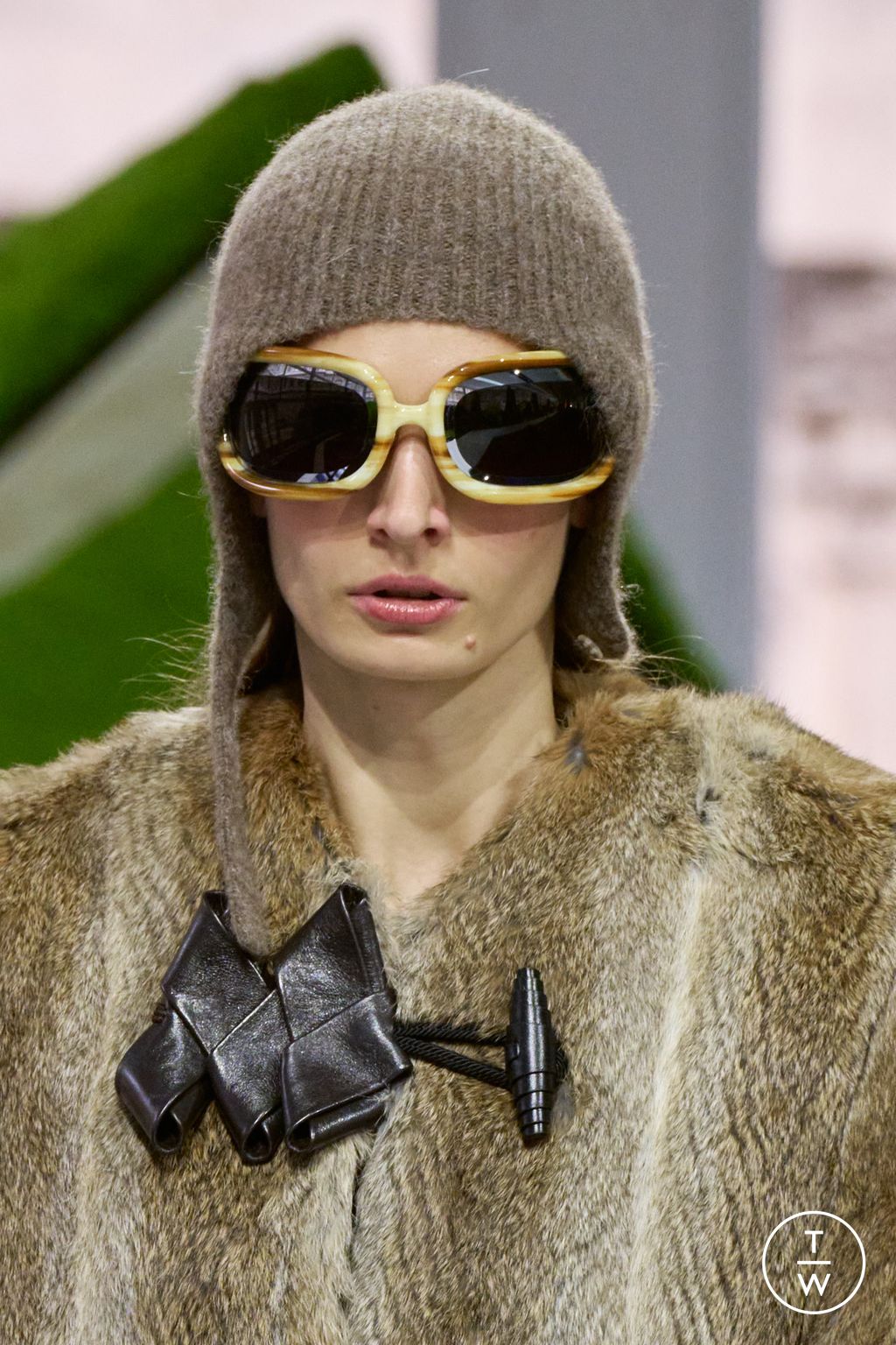 Fashion Week Paris Fall/Winter 2026 look 33 de la collection Louis Vuitton womenswear accessories