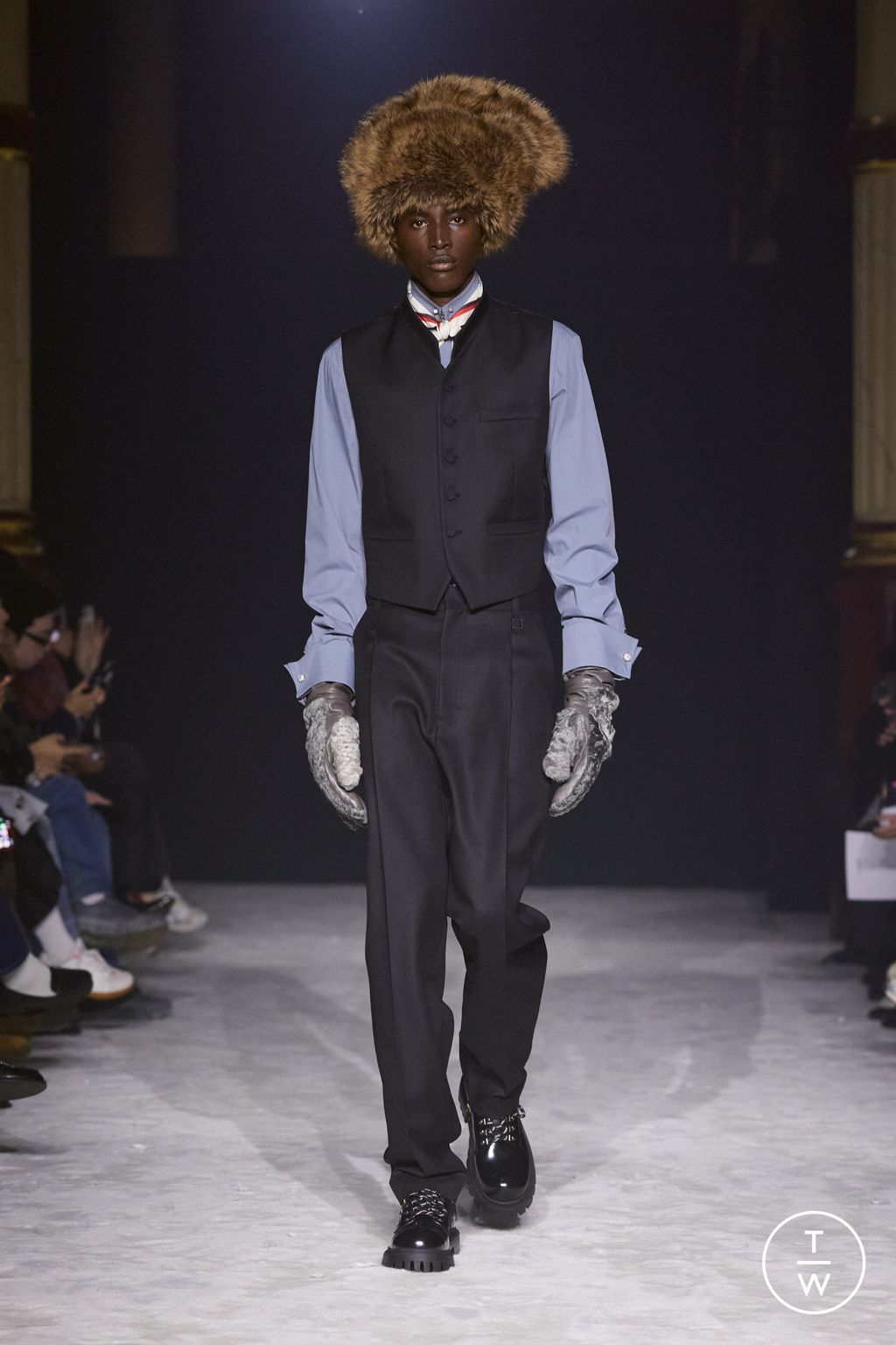 Fashion Week Paris Fall/Winter 2026 look 4 from the Wooyoungmi collection 男装