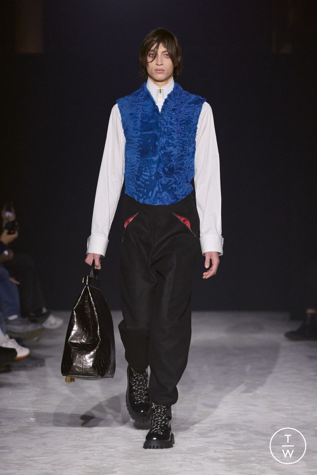 Fashion Week Paris Fall/Winter 2026 look 9 from the Wooyoungmi collection 男装