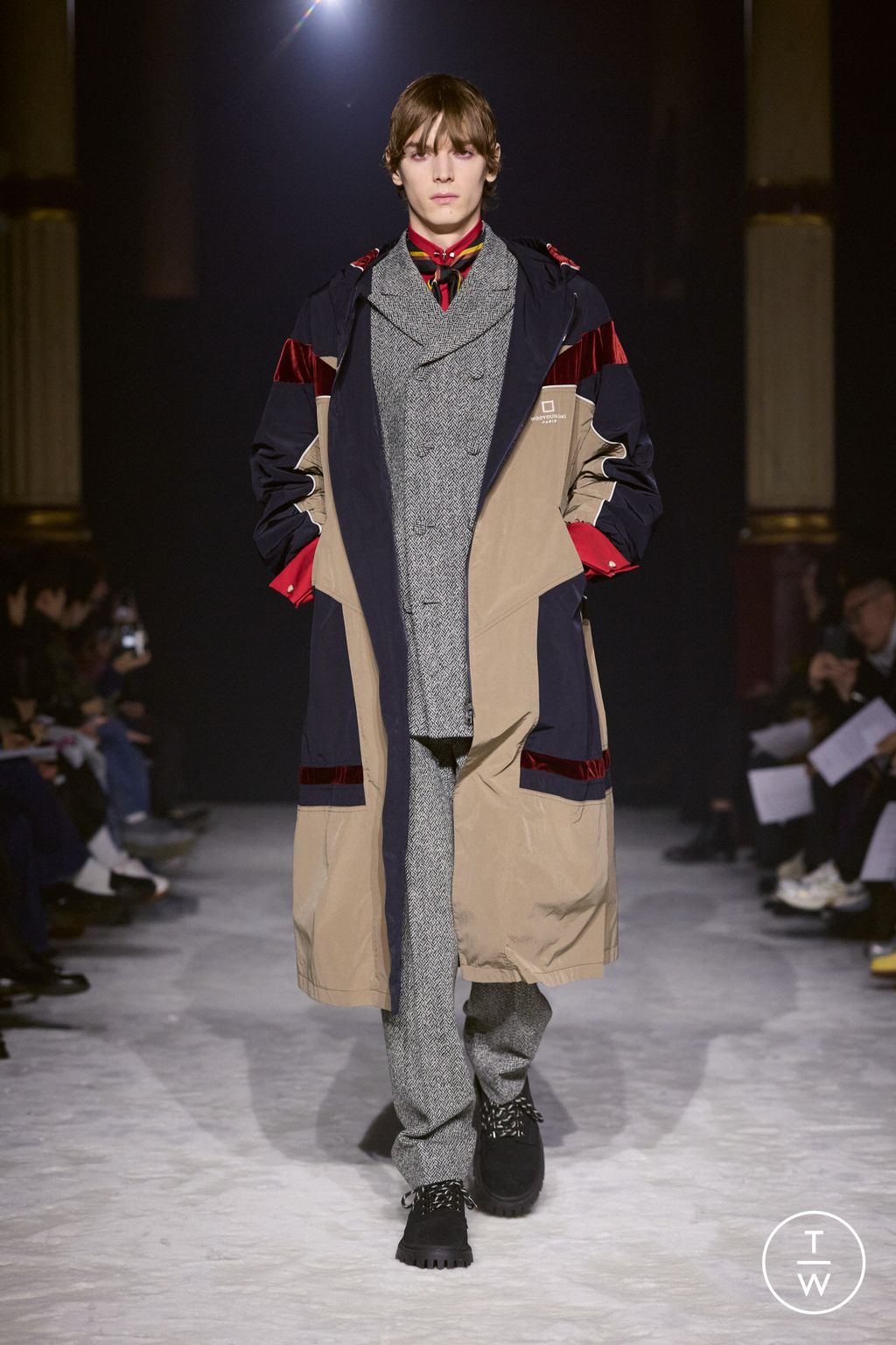 Fashion Week Paris Fall/Winter 2026 look 11 from the Wooyoungmi collection 男装