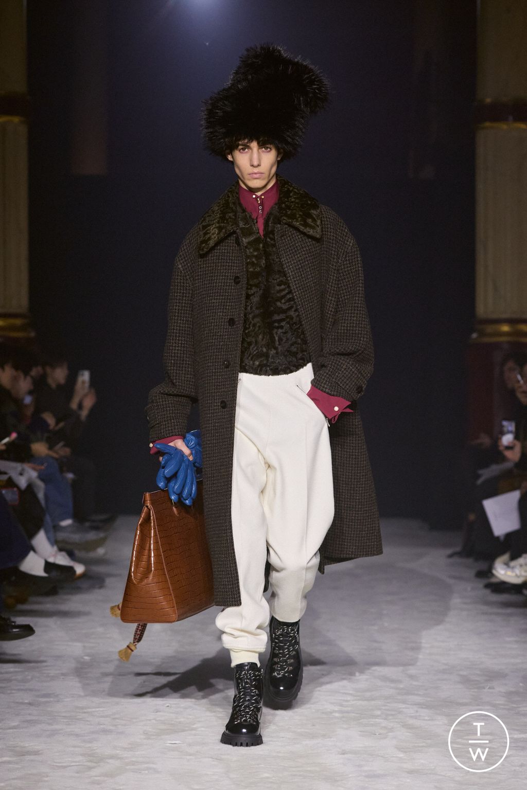 Fashion Week Paris Fall/Winter 2026 look 26 from the Wooyoungmi collection menswear